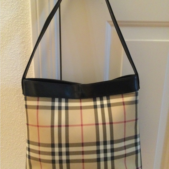 Burberry purse. - Picture 5 of 7